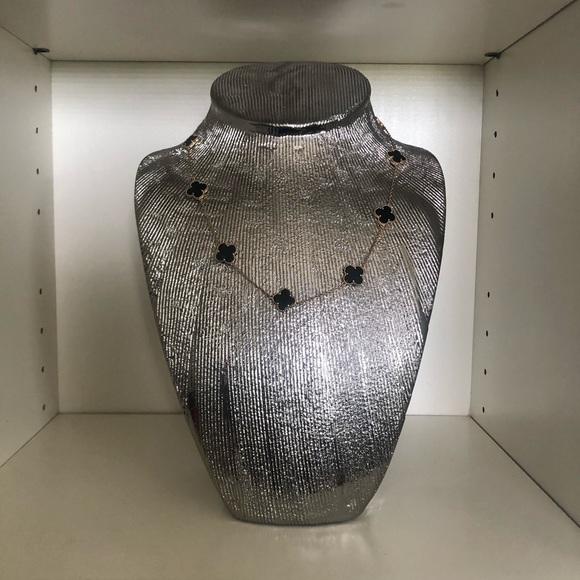 4 Leaf Clover Onyx Alhambra Necklace - Picture 2 of 2